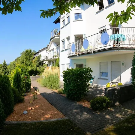 Novella An Der Bismarckhoehe