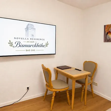 Novella An Der Bismarckhoehe *